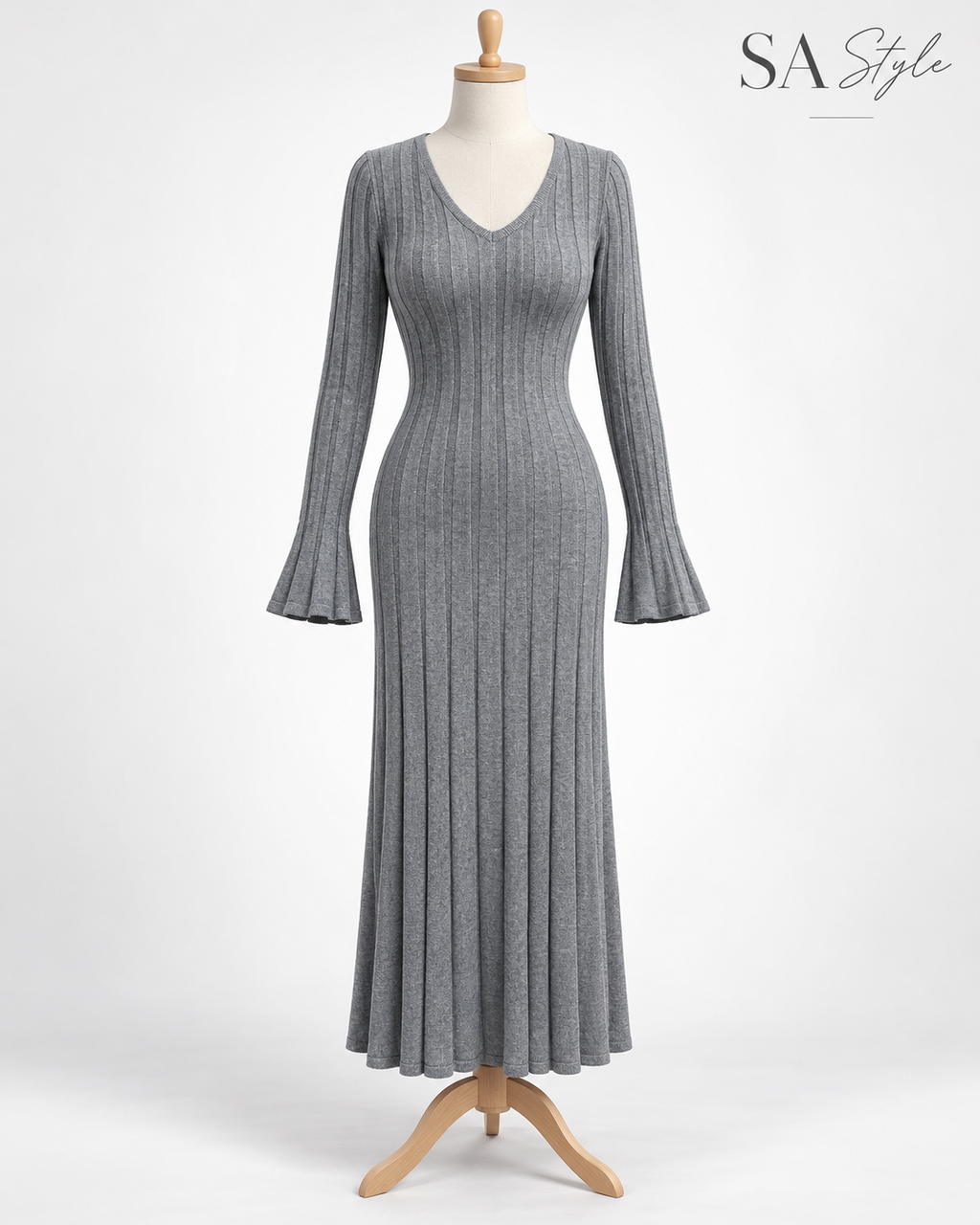 Rippstrick-Maxikleid in Grau
