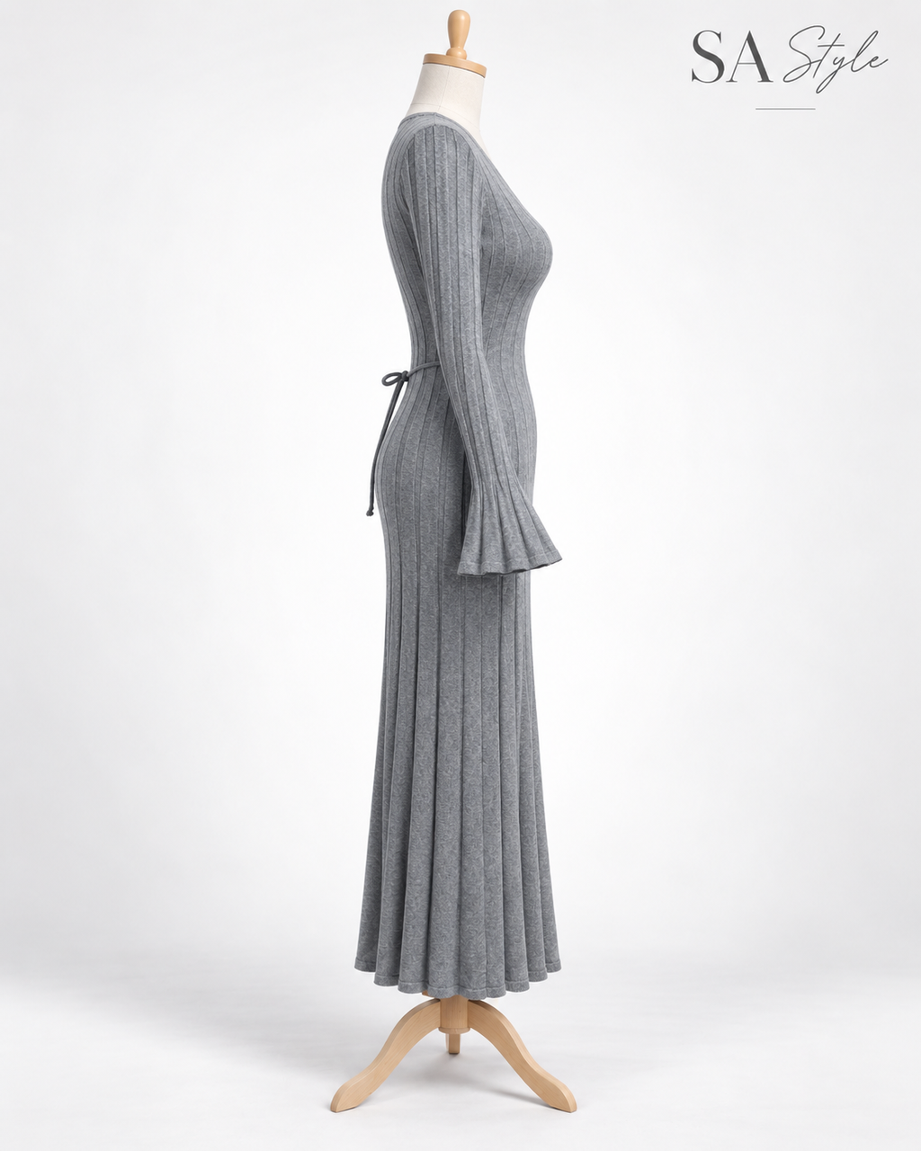 Rippstrick-Maxikleid in Grau