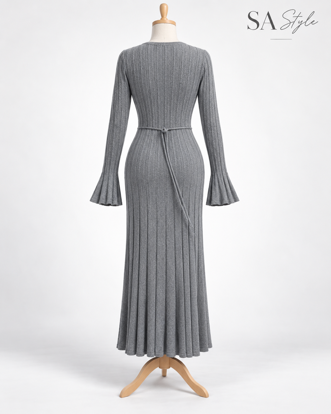 Rippstrick-Maxikleid in Grau